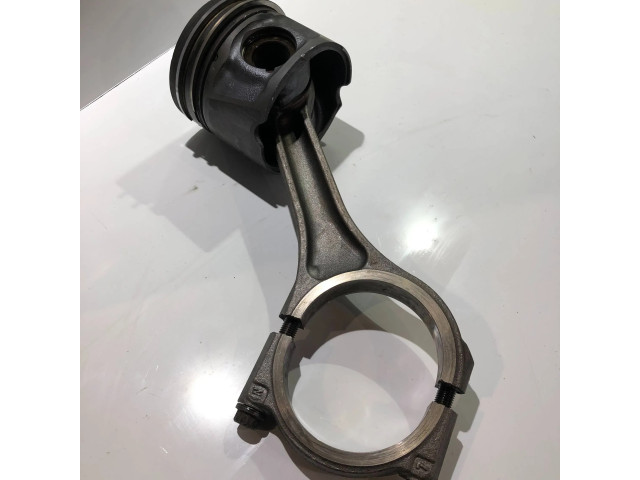 Píst    Land Rover Range Rover Sport L320  pro naftový motor 2.7  