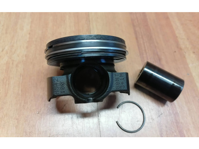 Поршень R9N401 120A16279R Renault Scenic IV - Grand scenic IV