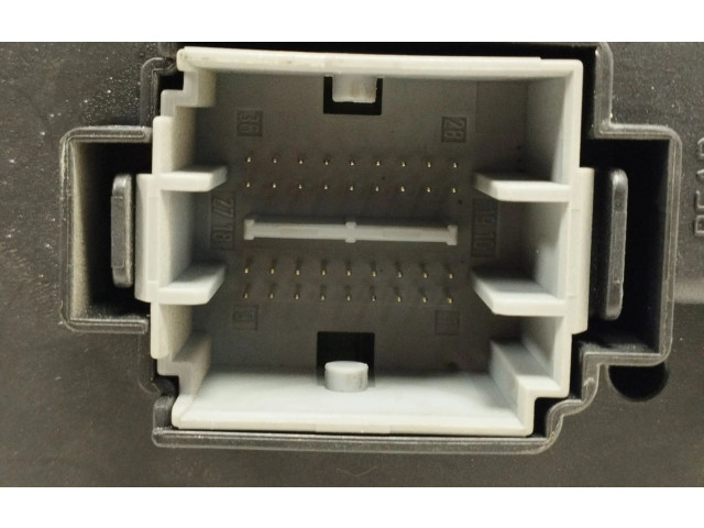 Турбина Блок предохранителей Volvo S80 30728512 для двигателя D5244T4