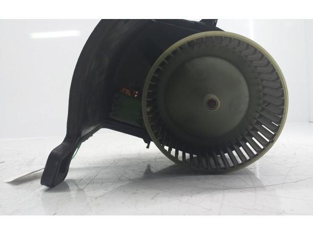 Вентилятор печки    576320300   Renault Clio II