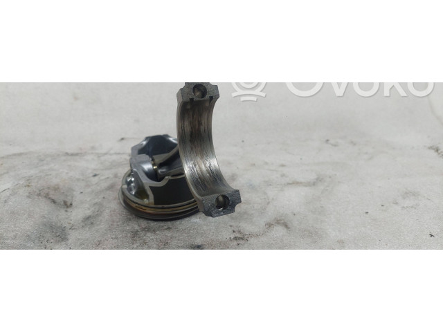 Поршень с шатуном Ford Mustang VI