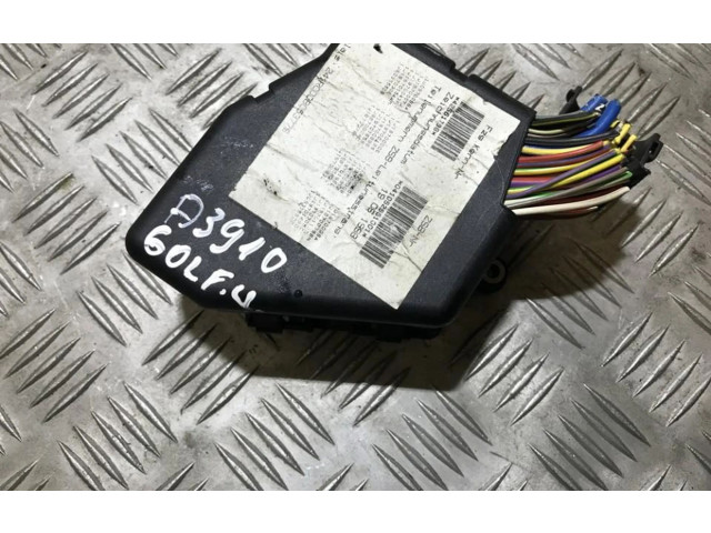 Блок предохранителей 1j0970096a, 1J093755 Volkswagen Golf IV