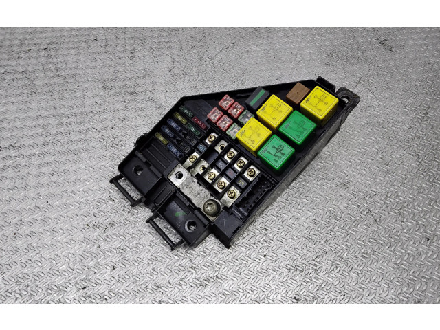 Блок предохранителей YQE000210   Rover 75  