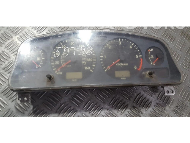 Přístrojová deska  Toyota Avensis T220 2000 8380005320  