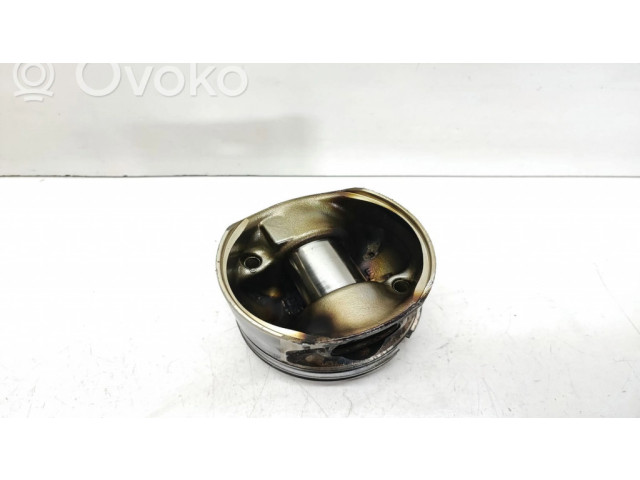 Píst BMW 5 F10 F11 pro naftový motor 2.0 N47D20C