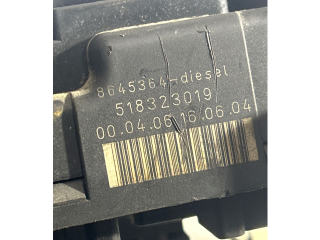 Блок предохранителей    8645364, 000401660404   Volvo V70