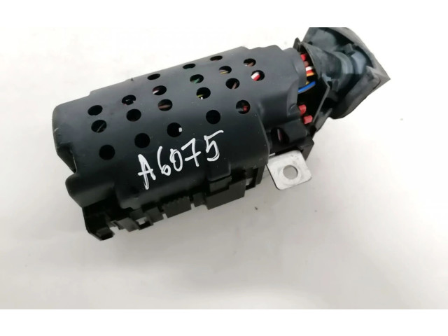 Блок предохранителей     Opel Meriva B    