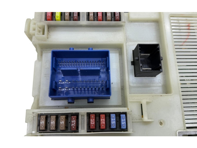 Блок предохранителей BG9T14A073YH Ford S-MAX