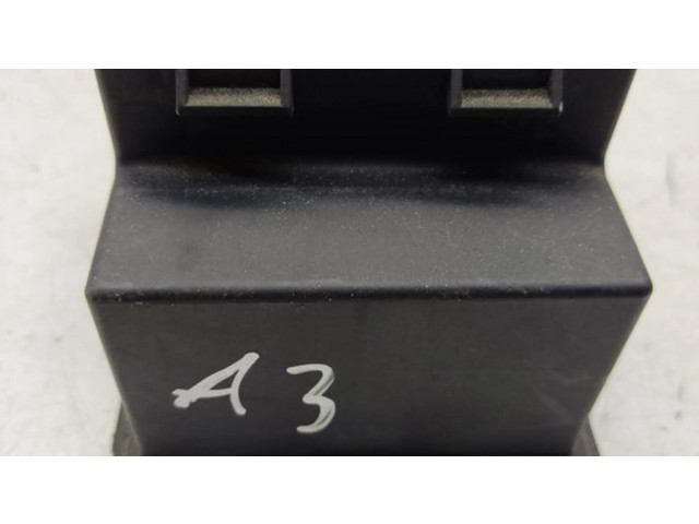 Крышка блока предохранителей 1K0937311B Audi A3 S3 8P