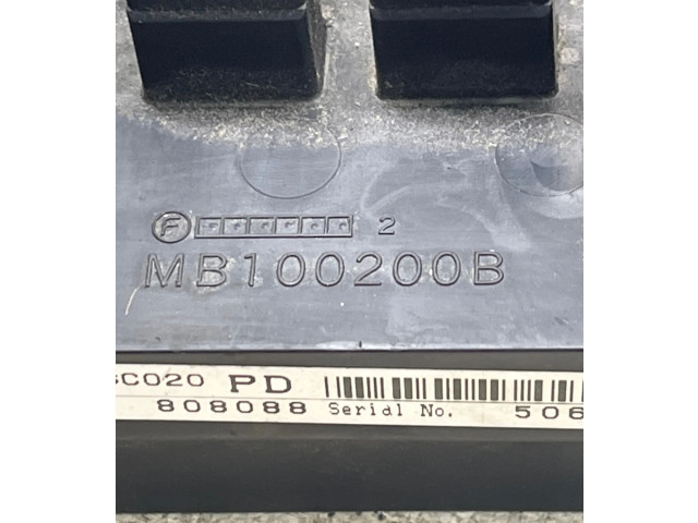 Блок предохранителей  MB100200B   Subaru Forester SH    