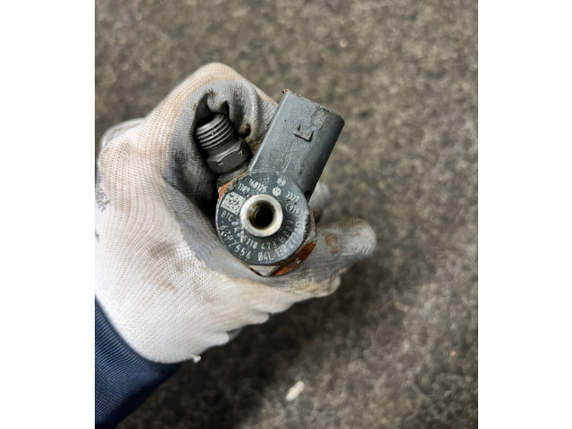 Vstřikovač 04L130277   Volkswagen Tiguan    Cjza 