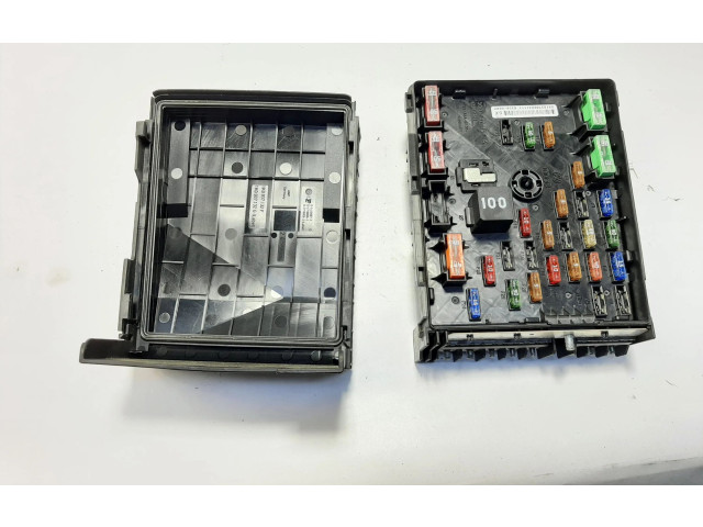   Pojistková skříňka 3C0937125A, 1K0937132F   Volkswagen Tiguan 2011