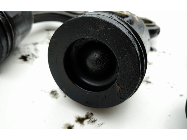  Поршень с шатуном 204DTD   Jaguar XE  