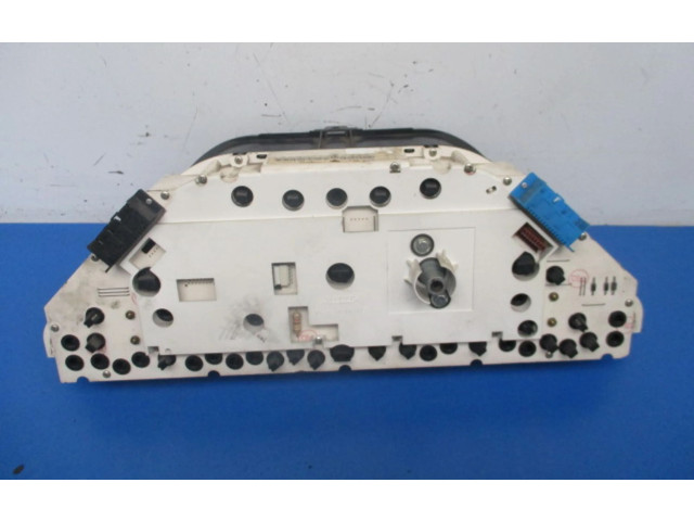 Přístrojová deska Peugeot 605 1990