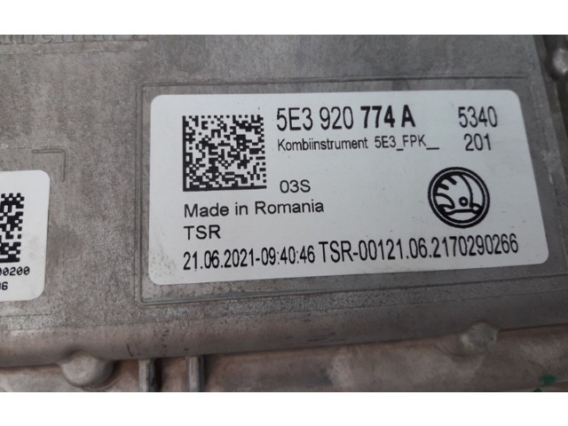 Панель приборов 5E3920774A, 5E3920774A Skoda Octavia Mk4