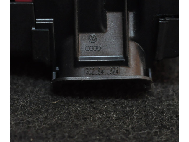 Блок предохранителей 3C2941824 Volkswagen PASSAT B6
