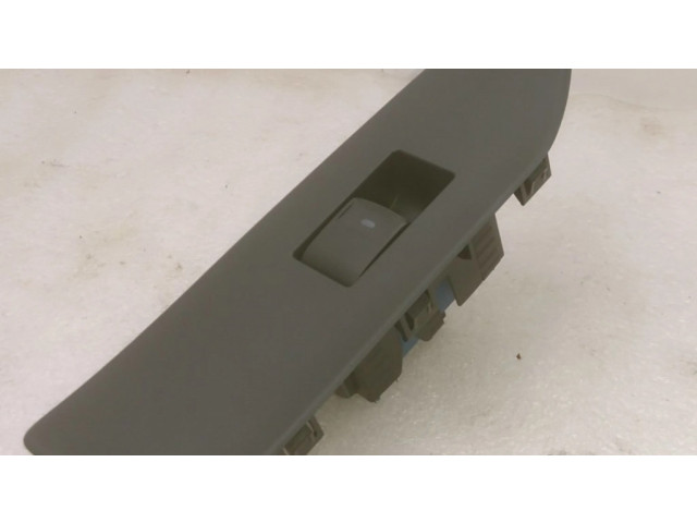 Включатель электрических окон