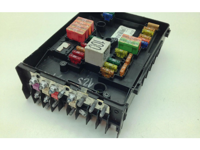 Блок предохранителей 1K0937125A Volkswagen Golf Plus