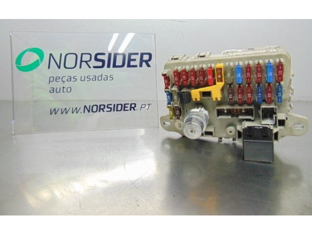 Блок предохранителей    Rover 25    