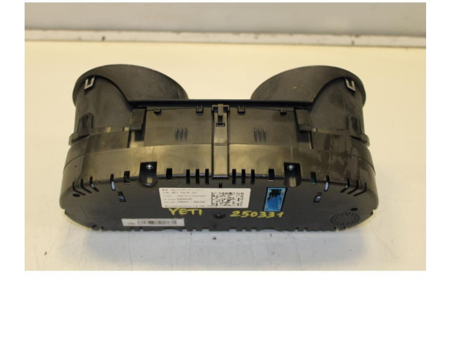 Geschwindigkeitsmesser Cockpit 5L0920840P Skoda Yeti (5L)