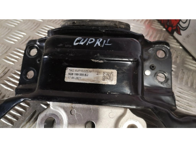 Подушка двигателя