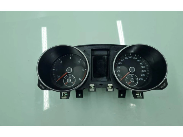 Панель приборов 5K0920873A Volkswagen Golf VI