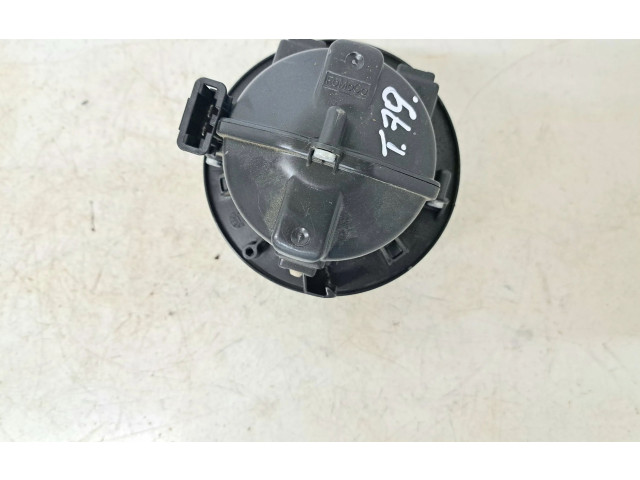 Вентилятор печки       Volvo V70