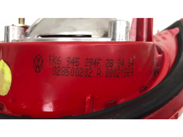 Задний фонарь правый сзади 1K6945093F, 028500104 Volkswagen Golf Plus 2005-2013 года