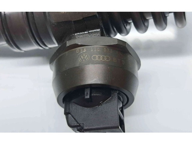 Форсунка 038130073AG Volkswagen Jetta V
