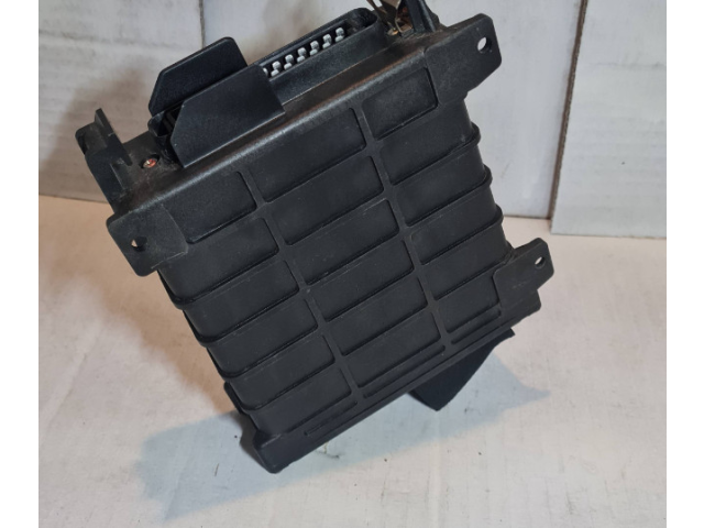 Řídící jednotka 0280800104, 811906264 Audi 80 90 B3 1988