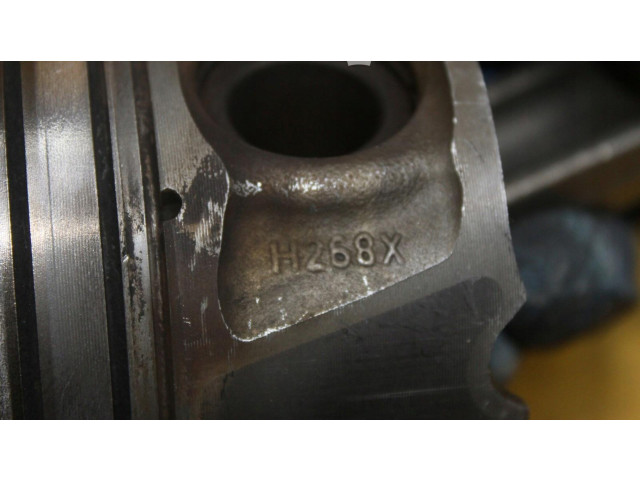 Поршень с шатуном Jaguar S-Type