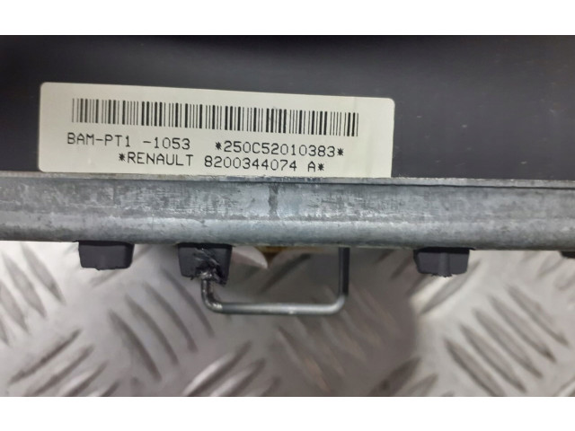 Подушка безопасности водителя 8200344074   Renault Clio III