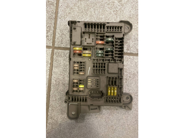 Pojistková skříňka 6931687 BMW X6 E71 2010