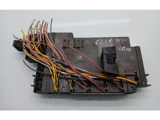 Блок предохранителей P8200031557, 3002760 Renault Clio II