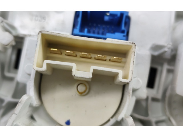 Блок управления климат-контролем 735498657 Opel Combo D