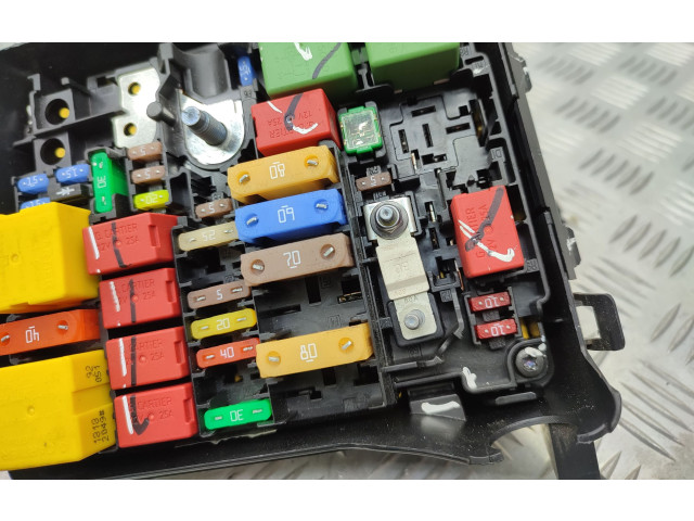 Блок предохранителей 9804848480 Peugeot 2008 I