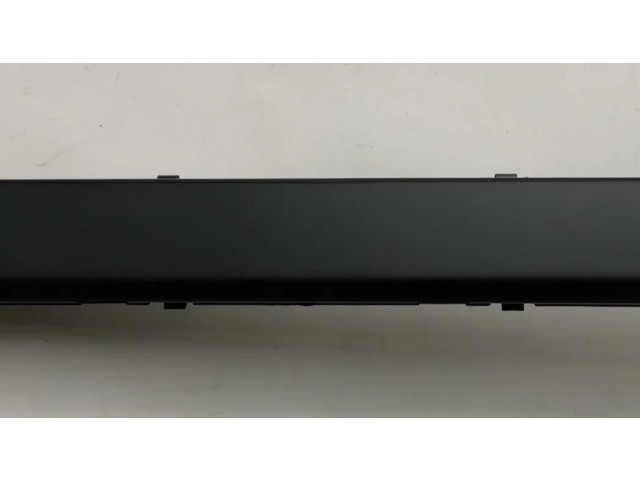 Отделочная ленточка заднего бампера