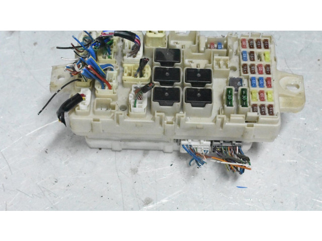 Блок предохранителей Mitsubishi L200