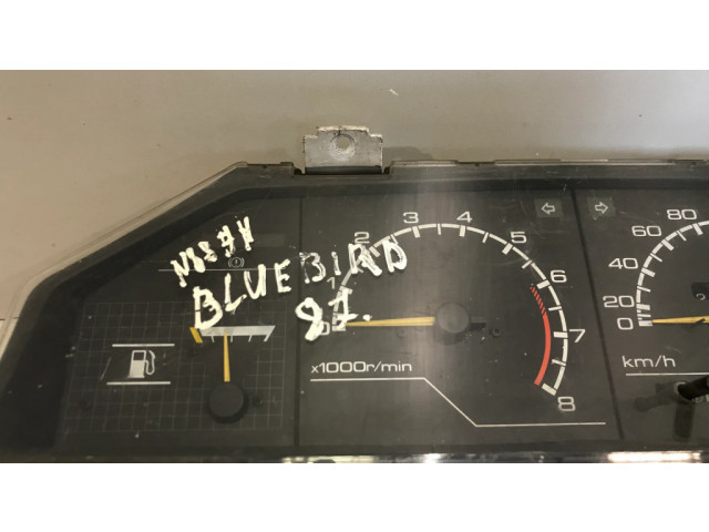 Přístrojová deska Nissan Bluebird 1987 NA800