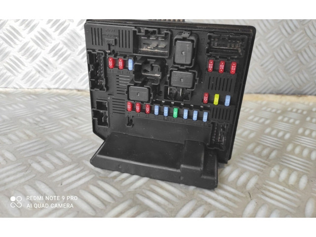 Pojistková skříňka 284B7JD02A Nissan Qashqai 2009