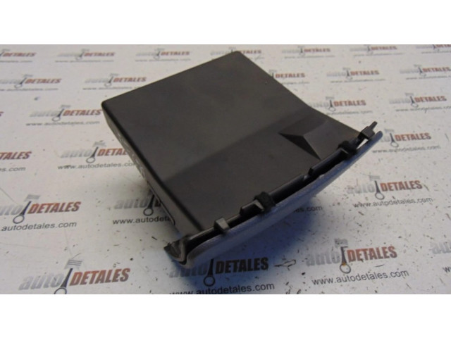 Передняя пепельница