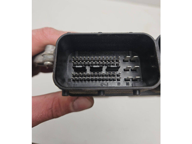 Блок управления двигателя 30771550AB, 0281012103    Volvo XC90