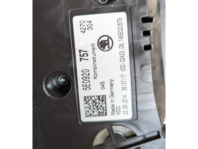Панель приборов 5E0920757   Skoda Octavia Mk3 (5E)       