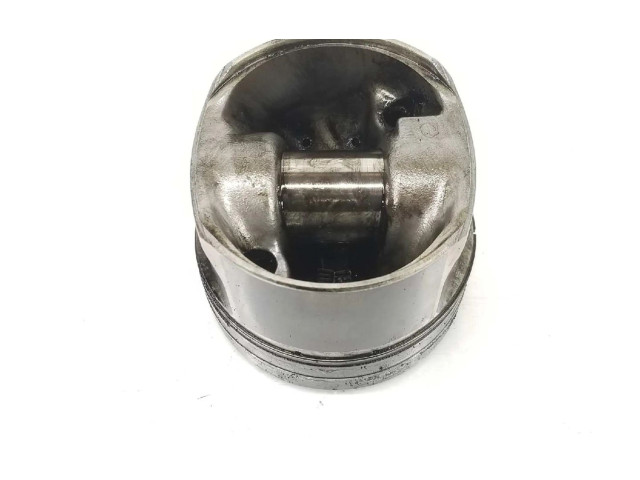 Поршень с шатуном 11257812567 Mini Cooper Countryman R60 для дизельного двигателя 1.6