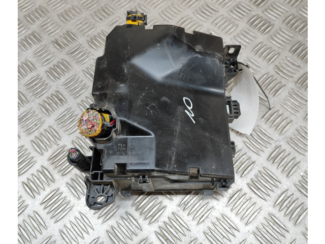 Блок предохранителей 8565A392, MR400709 Mitsubishi Outlander