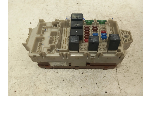 Блок предохранителей mr5878 Mitsubishi Outlander