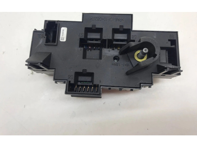 Pojistková skříňka A2229063302, 50W111F04 Mercede-Benz S W222 2015