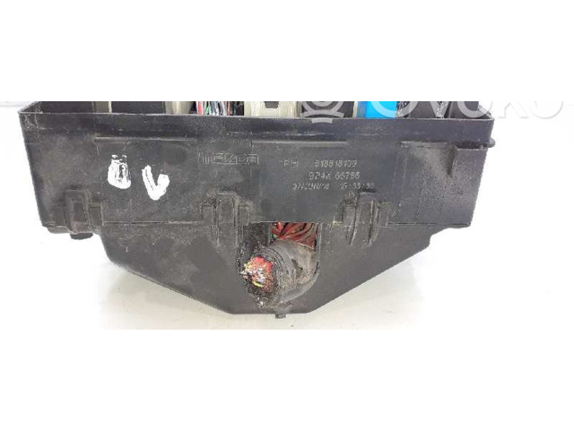 Блок предохранителей 518818109, BP4K66765 Mazda CX-7