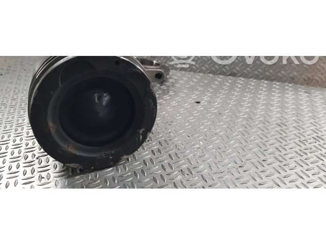 Поршень с шатуном D4FD KIA Sportage