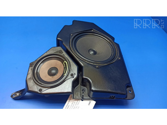 Громкоговоритель (громкоговорители) в передних дверях